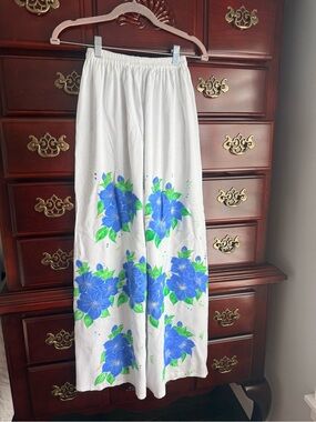 Hand-painted summer pants made from 100% cotton ☀️✨